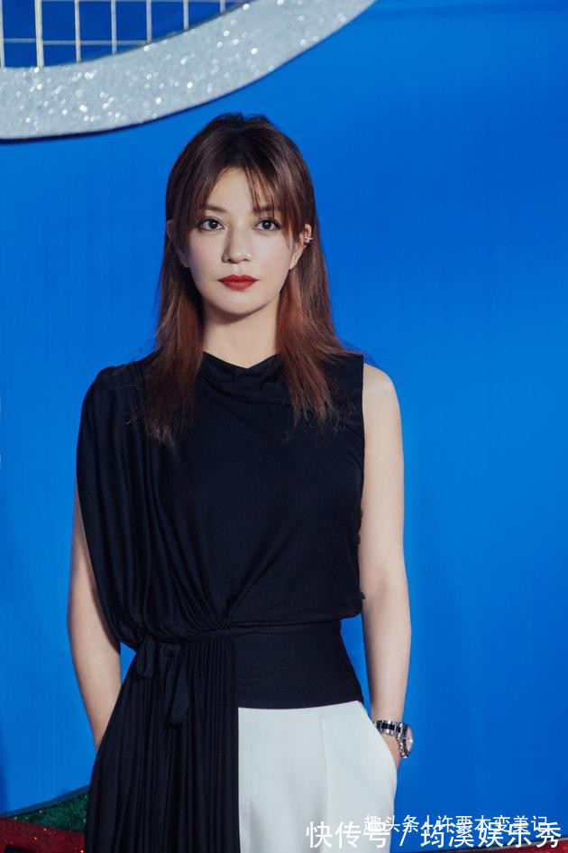 锁骨 奔五的女人尽量别留长发、烫卷发,推荐这5款发型,太减龄了