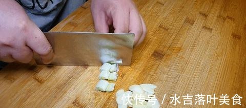 西葫芦炒鸡蛋,地道家常菜,教你百吃不厌的做法,鲜香又美味!