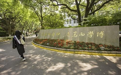 寒门学子考上985大学，父母让他放弃上大学？寒门学霸谨记三点