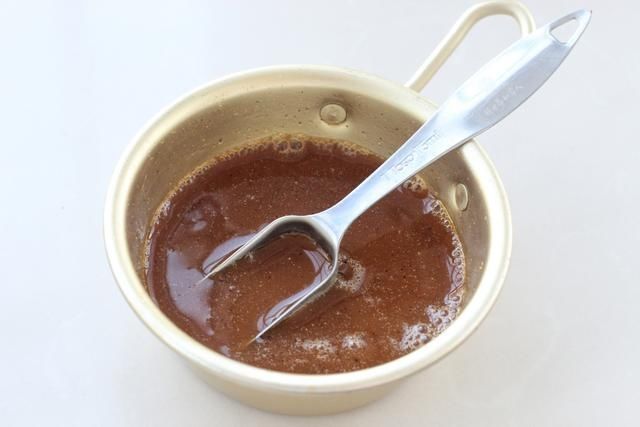 花三块钱买了一块鸡胸，满满当当做一大盘，酸甜焦脆好吃到吮手指