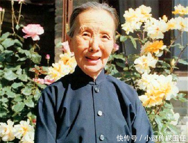 冰心的孙子为何在她的墓碑上,写“枉为人表,教子无方”8个大字