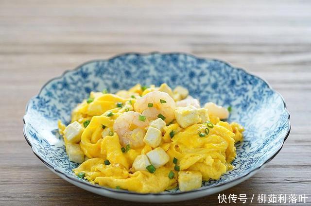 经典|晒晒我家的晚餐,经典三菜一汤,网友拒绝精致穷,不剩菜不浪费