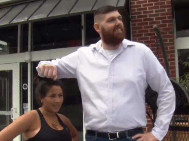 美国|37年前刚出生就是巨婴,体重到达14.5斤轰动全美国,现状如何?