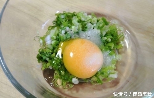 令家人着迷的早餐,鸡蛋灌饼自己做,外焦内软爱起层,一次成功