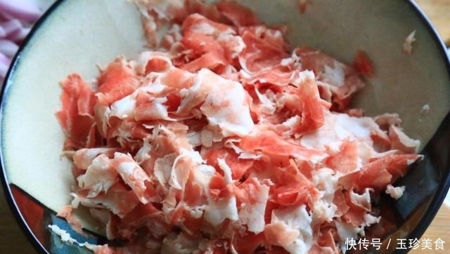 在家里吃火锅,这“4种”美食不要忘,火锅的“灵魂”所在