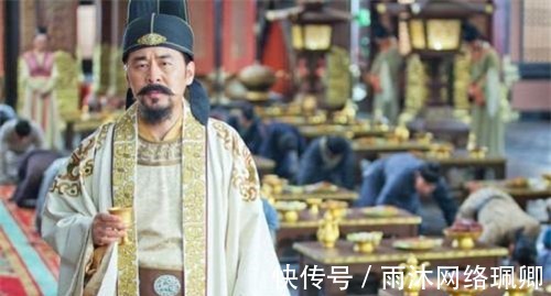 道长|逃荒路上，妇人肩挑两儿子逃命，一道士看后大惊：你挑的是两条龙