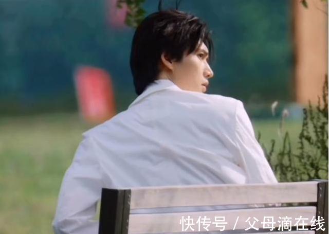 《女恋4》首个返场女嘉宾,奔向男嘉宾的那一刻,让人磕到了真糖