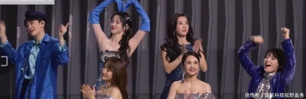 那英吐槽周笔畅嫌她老,两人猜丁壳难分高下,画风秒变喜剧人现场