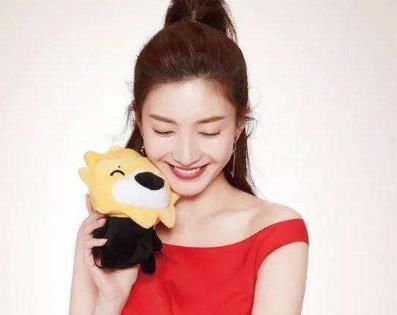 人气始终不火的江疏影，却能饰演众多热剧的女一，背后没那么简单