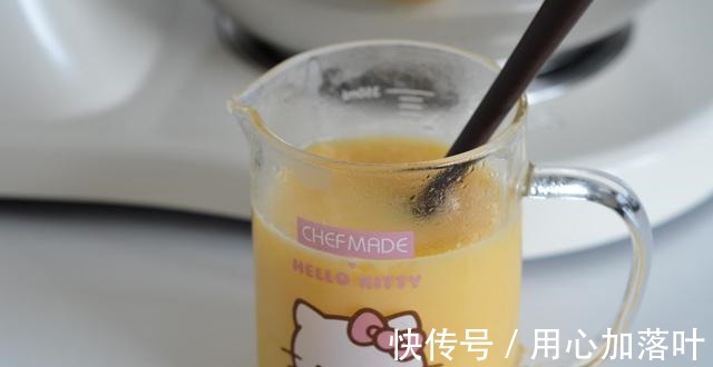 面包|蜂蜜小面包，外脆里嫩，甜味十足，当做早餐刚刚好，太美味了！