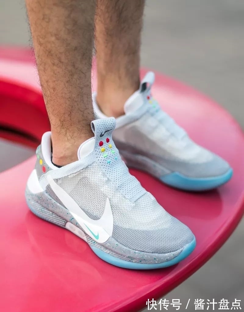 开箱 最强球鞋!六千的“平民 Air Mag” 开箱 + 上脚!