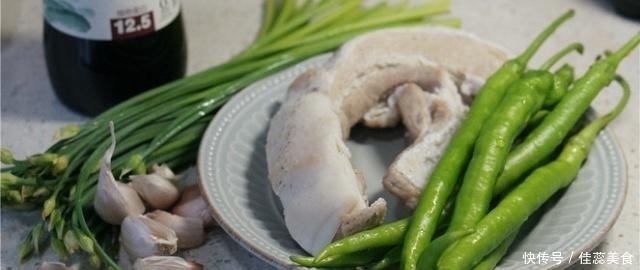 临近5月,别傻傻吃韭菜了,它比韭菜还便宜,而且更香,更好吃!