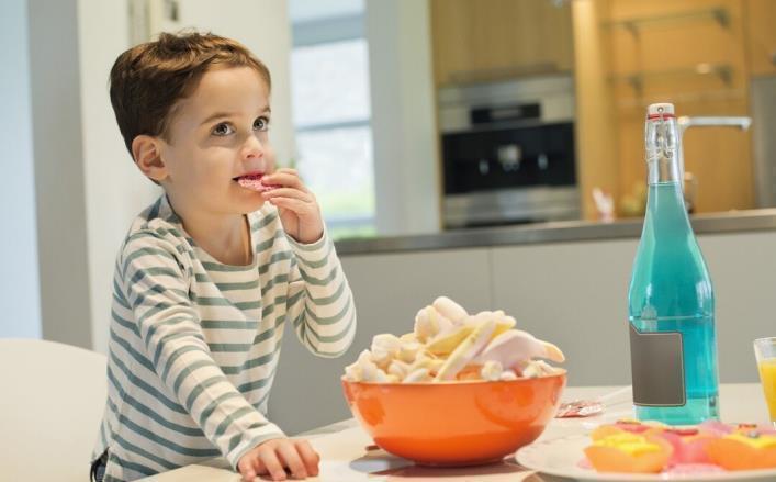 身高|8岁孩子身高将近140,提醒:孩子出现4种表现,要尽早调理