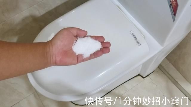 食用盐|卫生间里放一把食盐，真是太聪明了，一年省下不少钱，看完试一试