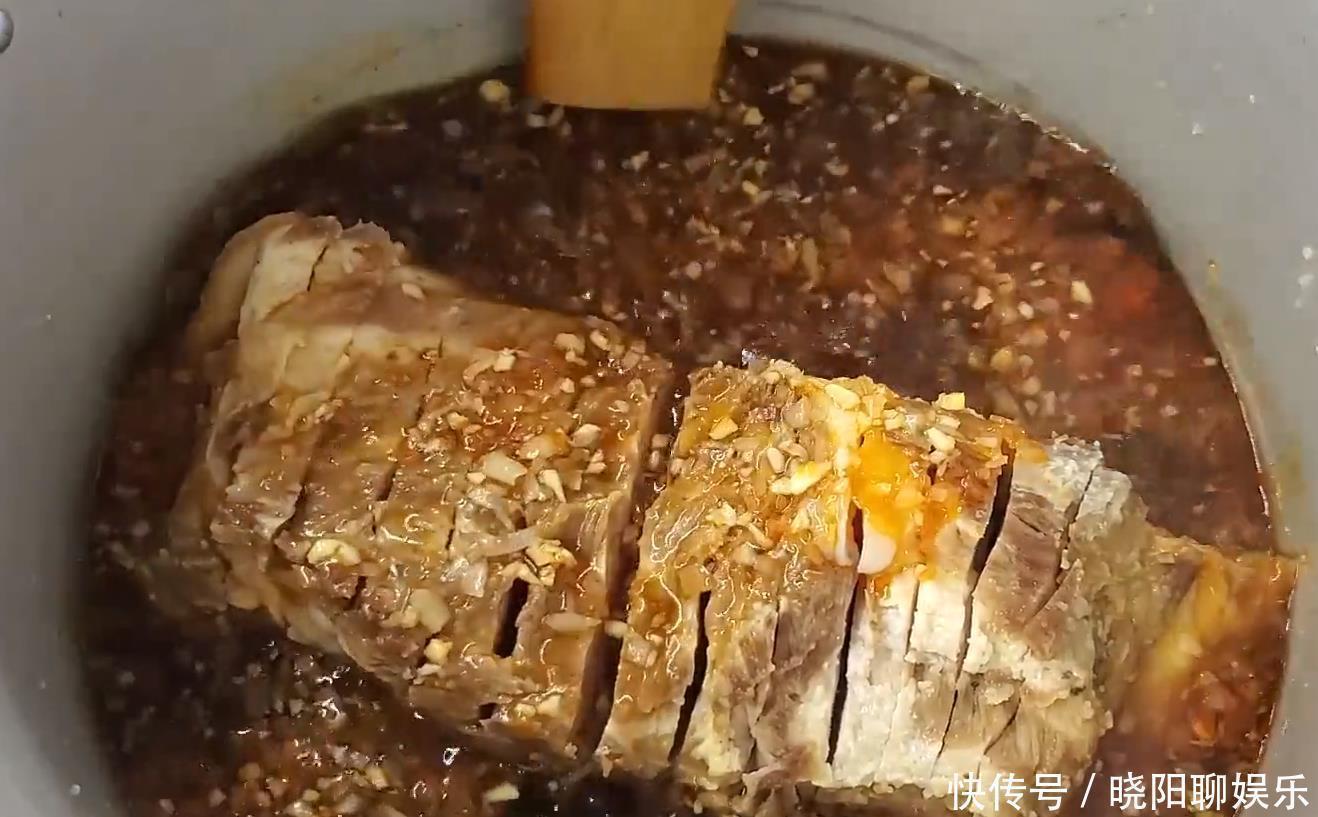 五花肉这样做还是第一次见,香喷扑鼻,软烂不油腻,比红烧肉好吃