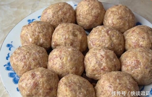  土豆从小吃到大，这吃法还是第一次见，不炒不炖，鲜嫩多汁不油腻