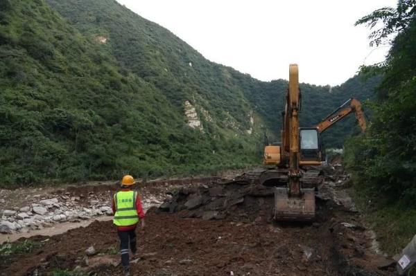 九间房镇|暴雨突袭蓝田致多地受灾 一方有难八方争分夺秒救援