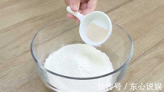 绿豆|绿豆别只知道煮粥了!教你做个小点心,又香又糯,有锅就能做