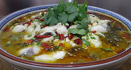 做酸菜鱼时，只要多加这一步，不仅鱼片不散不碎，还鲜香嫩滑