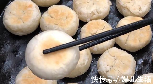 玉米油|教你做绿豆糕,甜而不腻,酥香掉渣,孩子爱吃,简单一次就成功