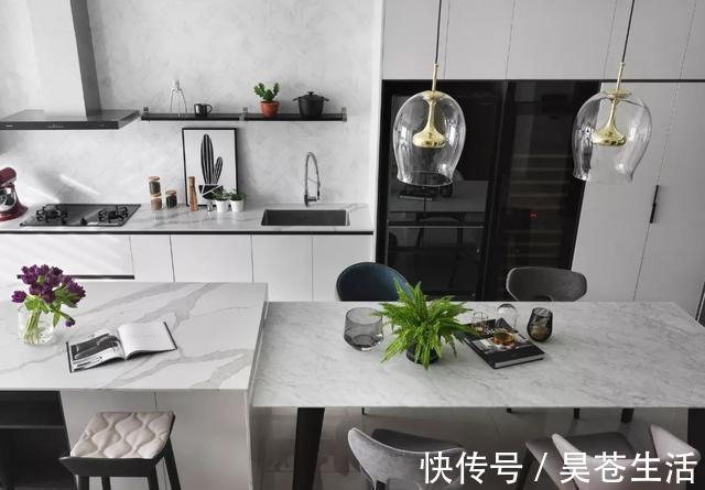 餐厨|90平两室新房,精致的黑白灰空间,餐厨一体+岛台,处处是惊喜