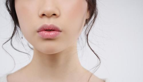 肾不好嘴先知!警告:嘴唇出现这种“现象”,或是肾脏已发生病变