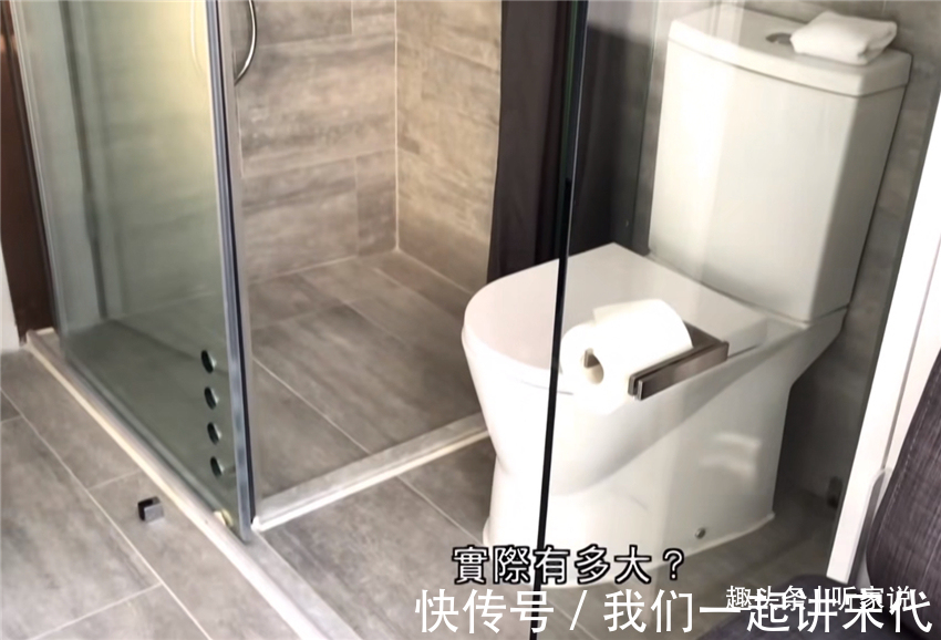 小户型|香港8㎡独居者小家,1㎡的厕所就在床旁边,整间屋子巴掌大