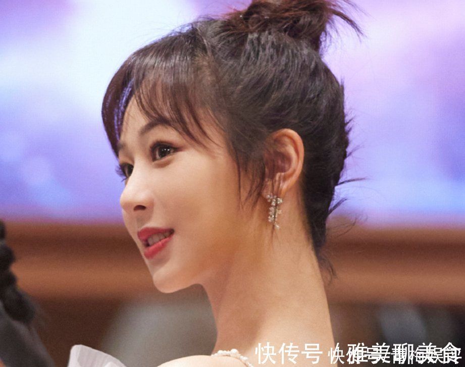 向往的生活|杨紫录节目角色扮演,民国学生造型太惊艳!这脸蛋说18岁我都信