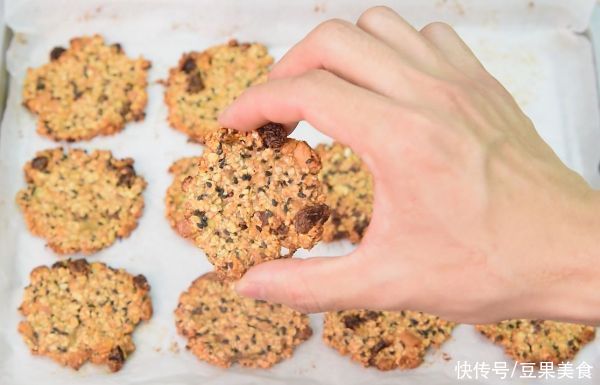 香蕉|一上桌就被哄抢，这道香蕉燕麦饼干的诱惑我跪服