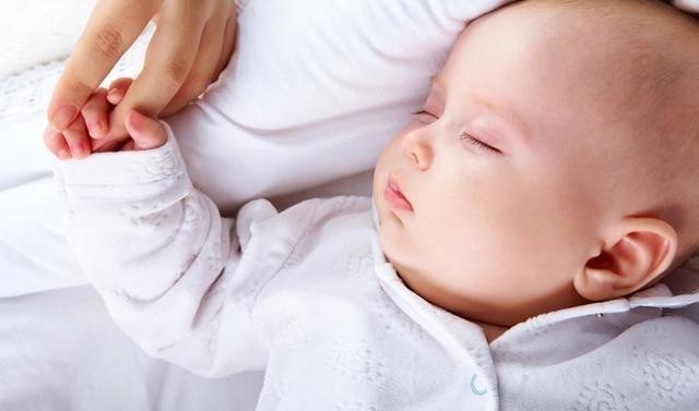 母乳|什么时候给宝宝断奶最好?这个时间才最佳