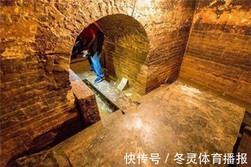 坟墓&盗墓贼看见古墓旁有柳树为啥扭头就走?原来这里有个不成文的规定