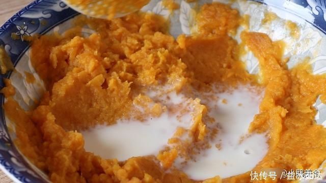 红薯这吃法太香了,老做法教会你,春节家宴做一锅,端上桌就扫光