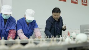 陈凤娟|一边直播一边唱歌 60老汉一年卖鸭蛋上亿元