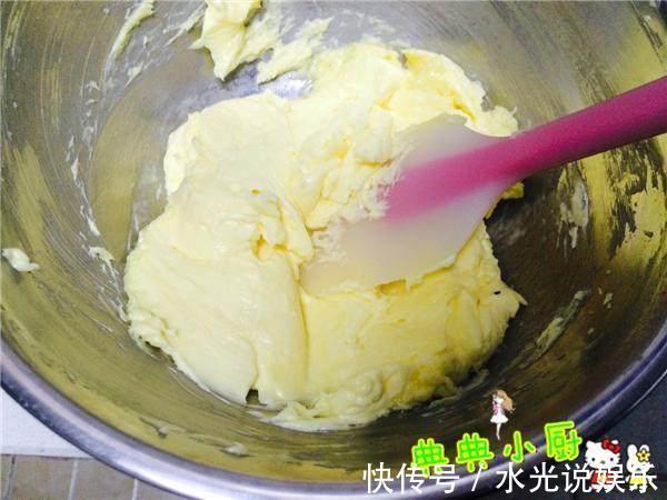 鸡蛋版|奶香曲奇做起来特别简单,没下过厨房的人都能学会,特酥松