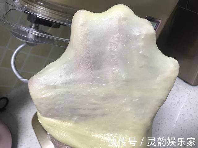 教你做玉米油老面包,发酵时冷藏3个小时,更松软香甜