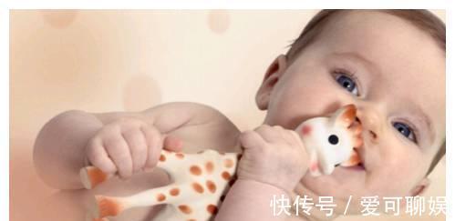 牙胶|宝宝有这8个“烦人小动作”,恭喜妈妈,这是要长牙啦