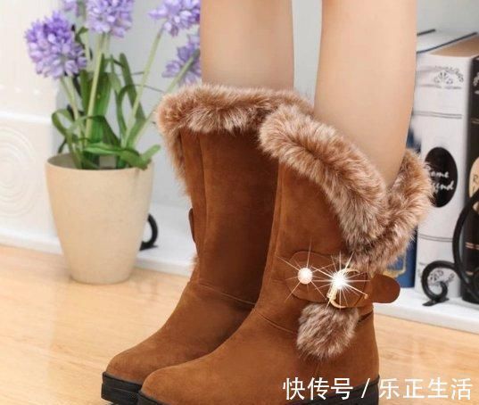 高跟鞋 小蛮腰! 每个女人都渴望吧 穿上一双高跟鞋+裤袜, 美得亭亭玉立