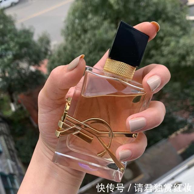 香水也有雷品,这些大火的香水并不值得买,用它们还不如喷花露水