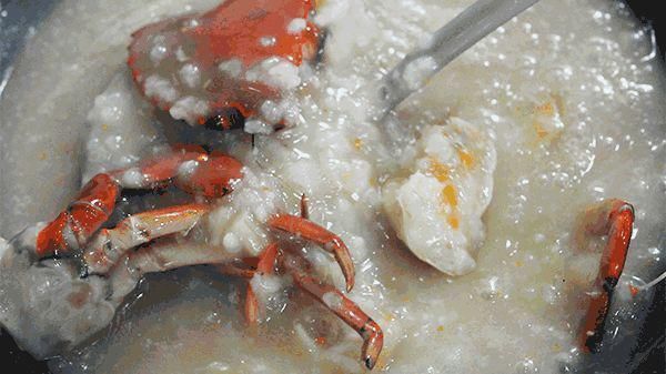  一锅潮汕砂锅粥，才是深夜里最温柔治愈的美食