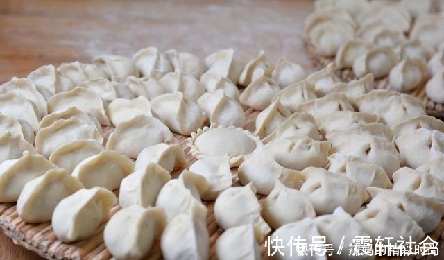 调白菜馅,千万别剁碎直接拌馅!多做1步,紧实不出水,鲜嫩多汁