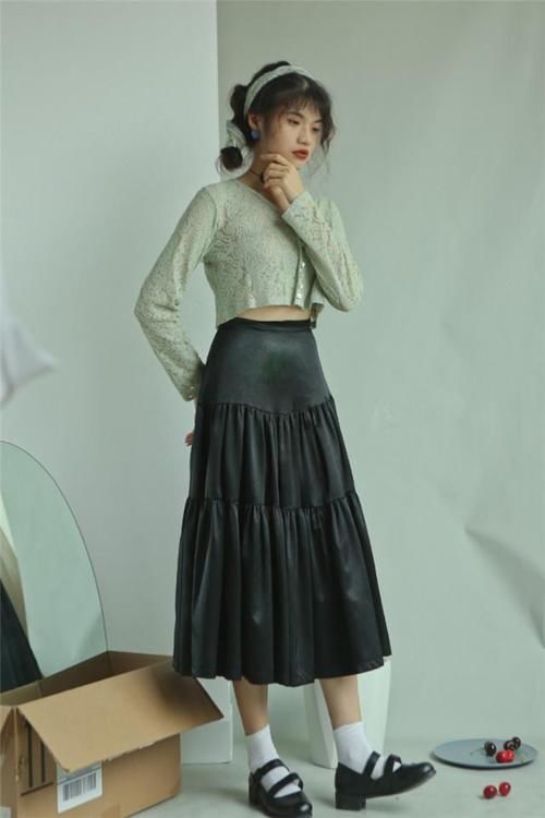 卫衣、毛衣都收起来吧！今年流行这件“薄外衫”，遮肉防晒又舒适