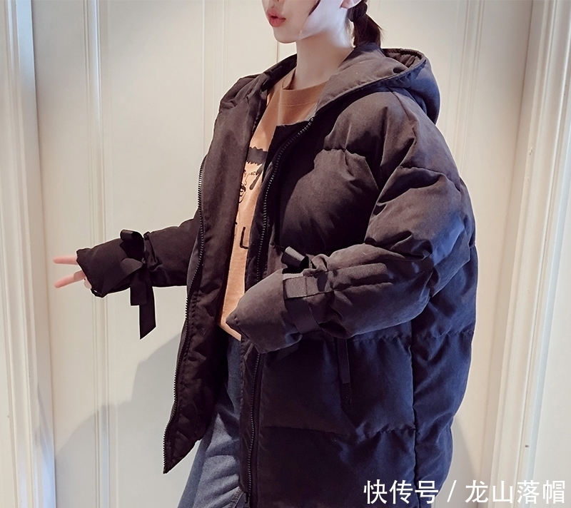 建议大家:羽绒服尽量选长款!再搭配一双踝靴,不打扮都美嫩