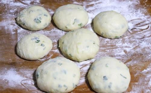 这饼我一周做2回，筷子一搅，外酥里软，大人孩子抢着吃，太香了