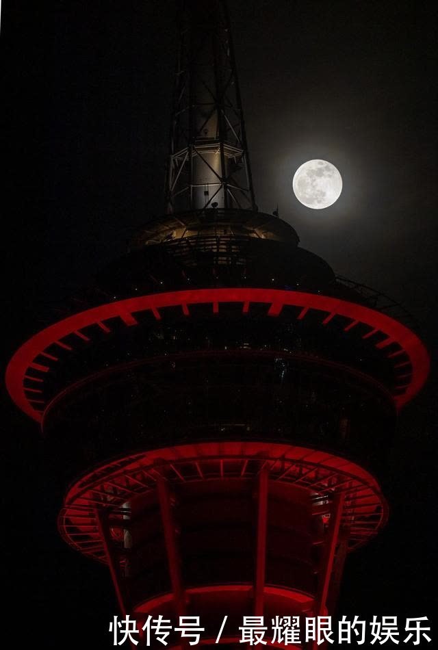 新华社记者 新华全媒+|“超级红月亮”