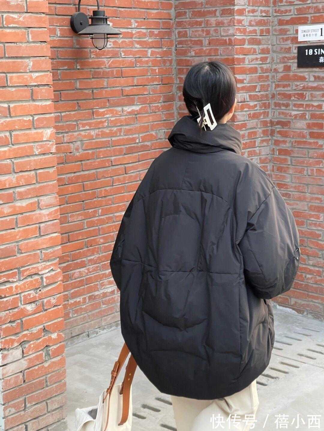 毛衣|原来“小白裤”这么显瘦,搭配羽绒服、毛衣都洋气,时髦精快学!