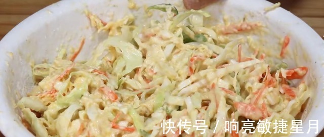 包菜|包菜最营养的吃法，淋2个鸡蛋，不炒不炸不凉拌，出锅比肉还香！
