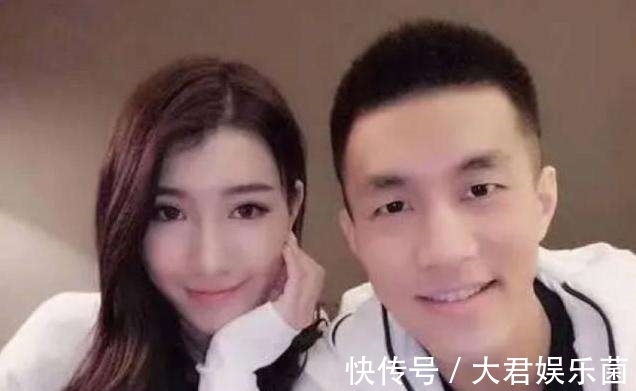 中国男篮|喜讯!CBA郭艾伦新女朋友曝光,边走边吻很浪漫,结婚提上日程