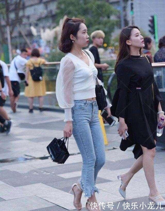 小清新 白色网纱上衣搭配蓝色打底裤,把握时尚,紧跟潮流