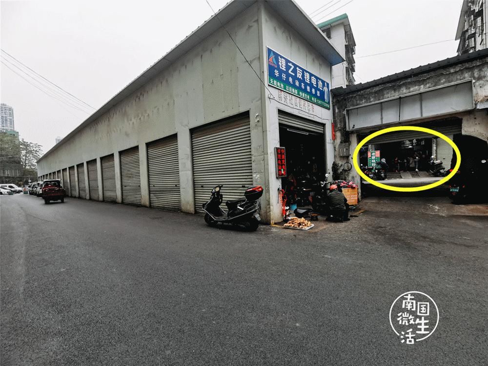  排队王！北湖这家火了20多年的老店，一到饭点就排队....