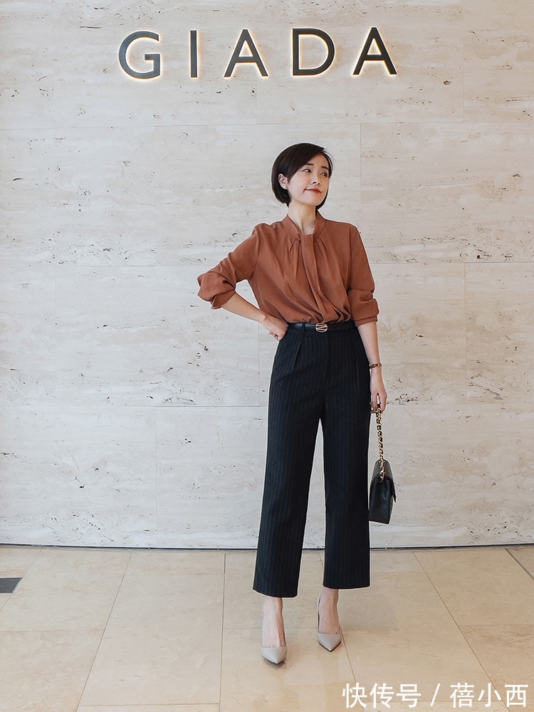 小个子|收起半身裙!今秋有品位的女人都在穿“衬衫+裤子”,洋气又高级